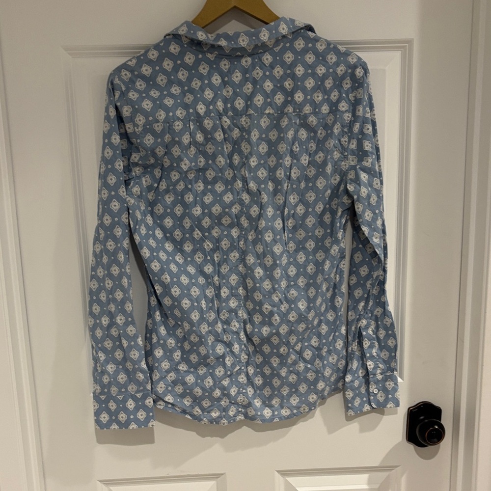 Velvet by Graham & Spencer Light Blue Patterned Shirt - Picture 3 of 3